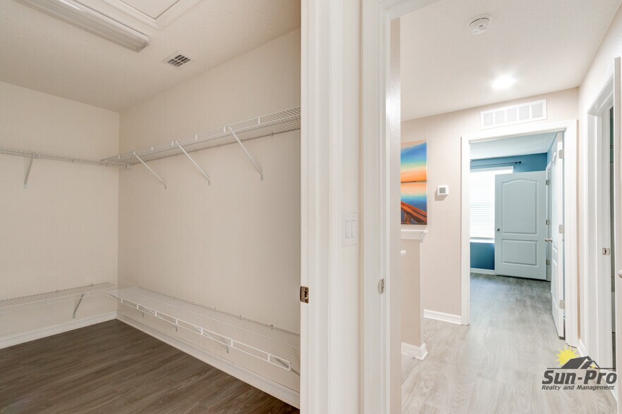 Building Photo - 1660 Pham Dr