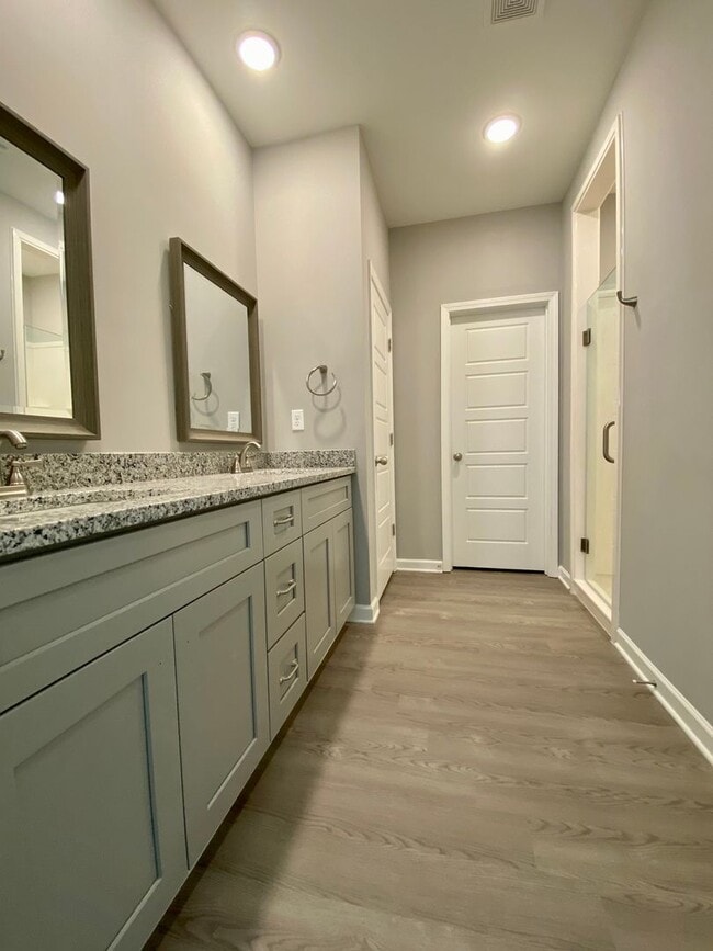 Building Photo - 4 bed, 2 bath home built in 2022 in Atoka w/ a move in Special