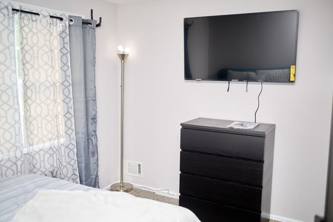 Building Photo - 1314 Harwich Dr