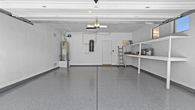 Building Photo - 14488 W Weldon Ave