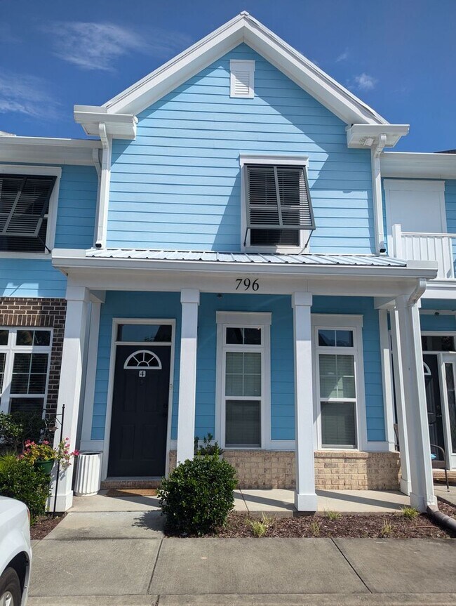 Primary Photo - Market Common - The Sail House