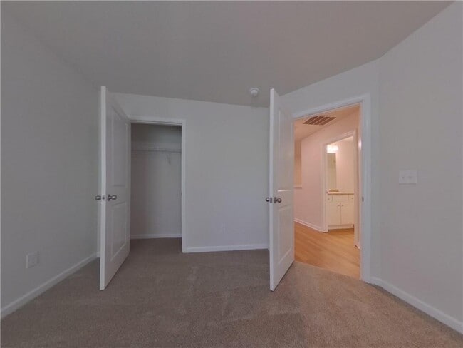 Building Photo - 519 Trickum Hill Dr