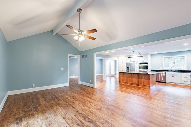 Building Photo - Beautiful 3 Bed Overland Park Ranch Home NEWLY REMODELED