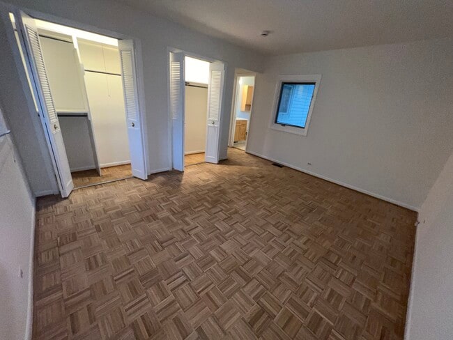 Building Photo - 112 Braemar Dr