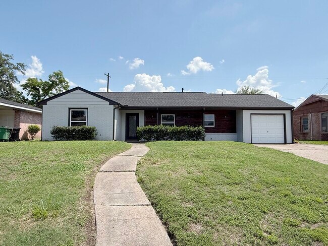Building Photo - 3522 Rosedale St