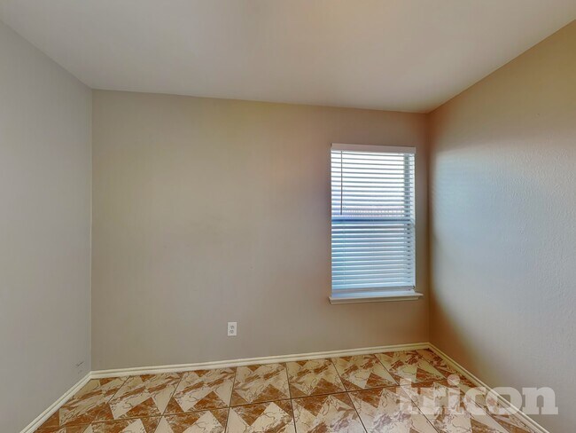 Building Photo - 7112 Avington Way