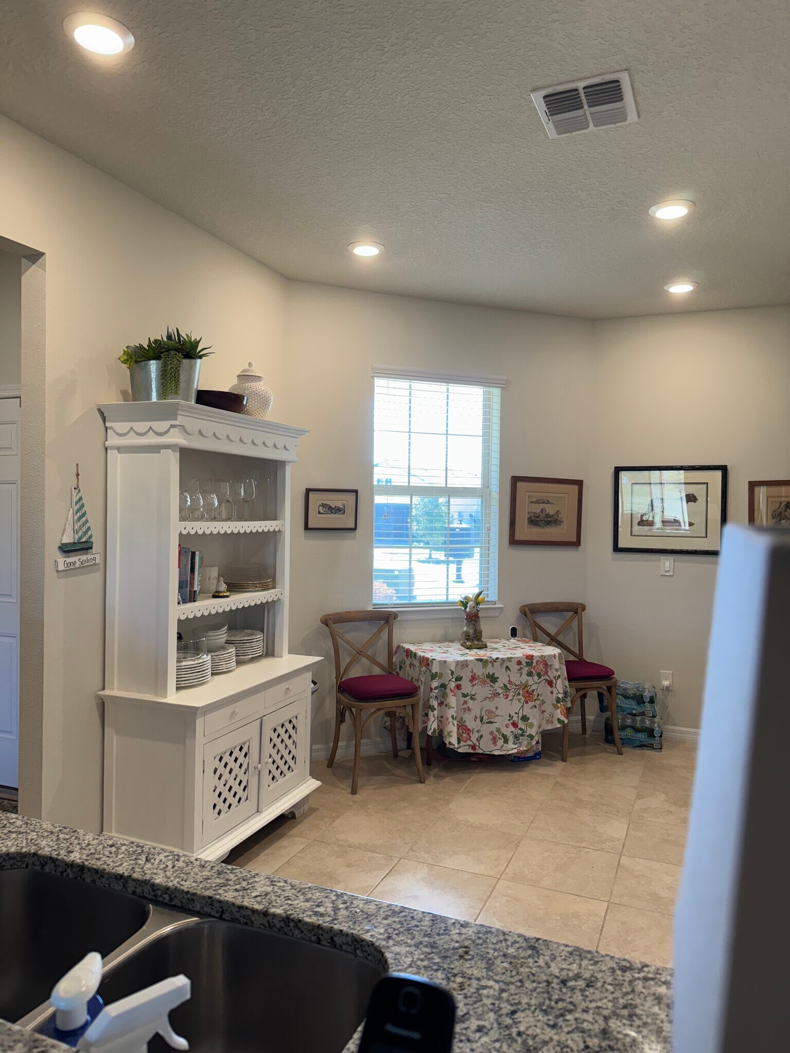 Eat in kitchen new table added soon - 9645 SW 63rd Loop