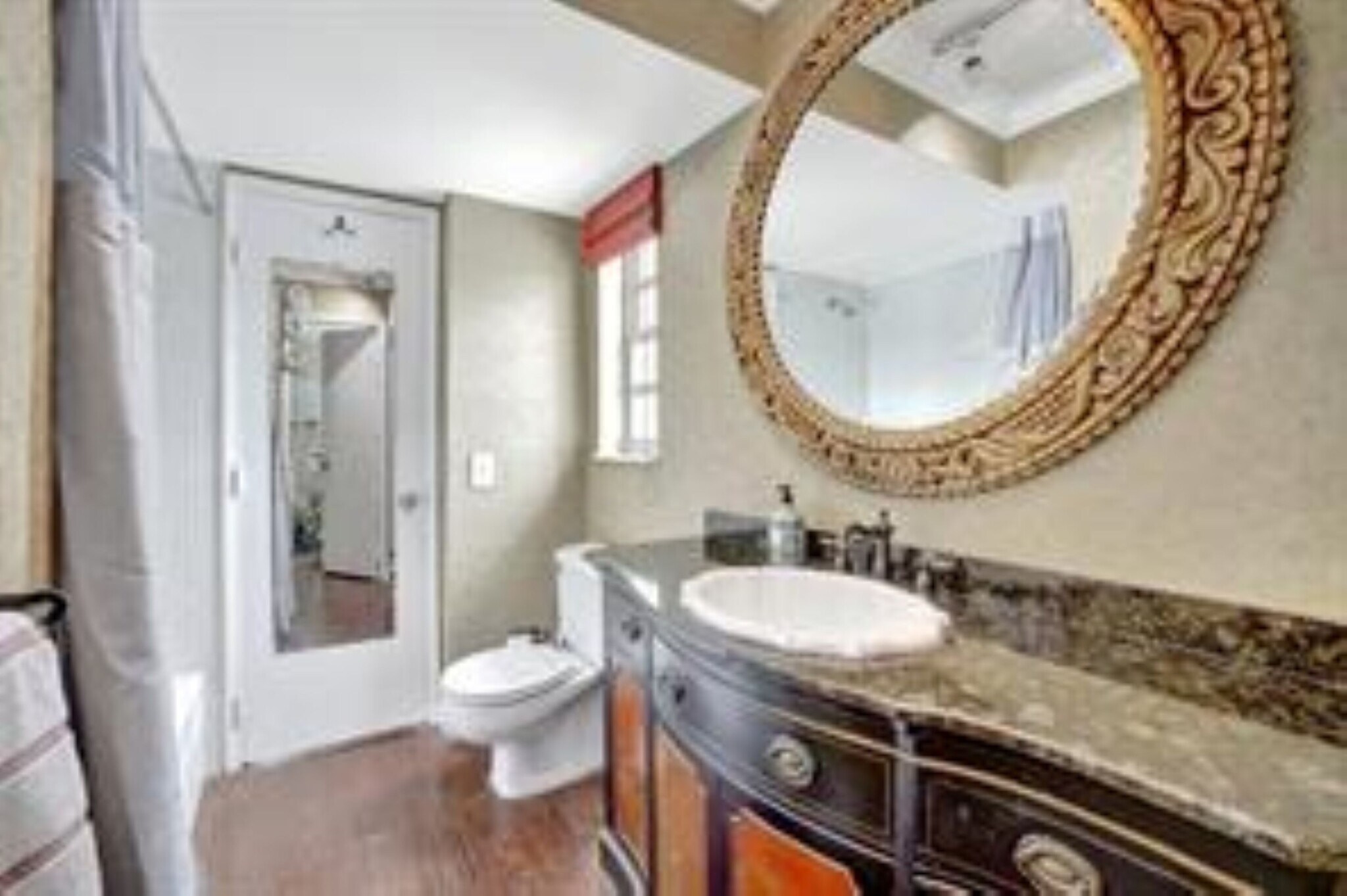 Building Photo - 900 NE 18th Ave