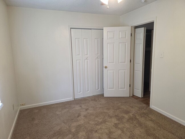 Building Photo - 26 Mustang Ct