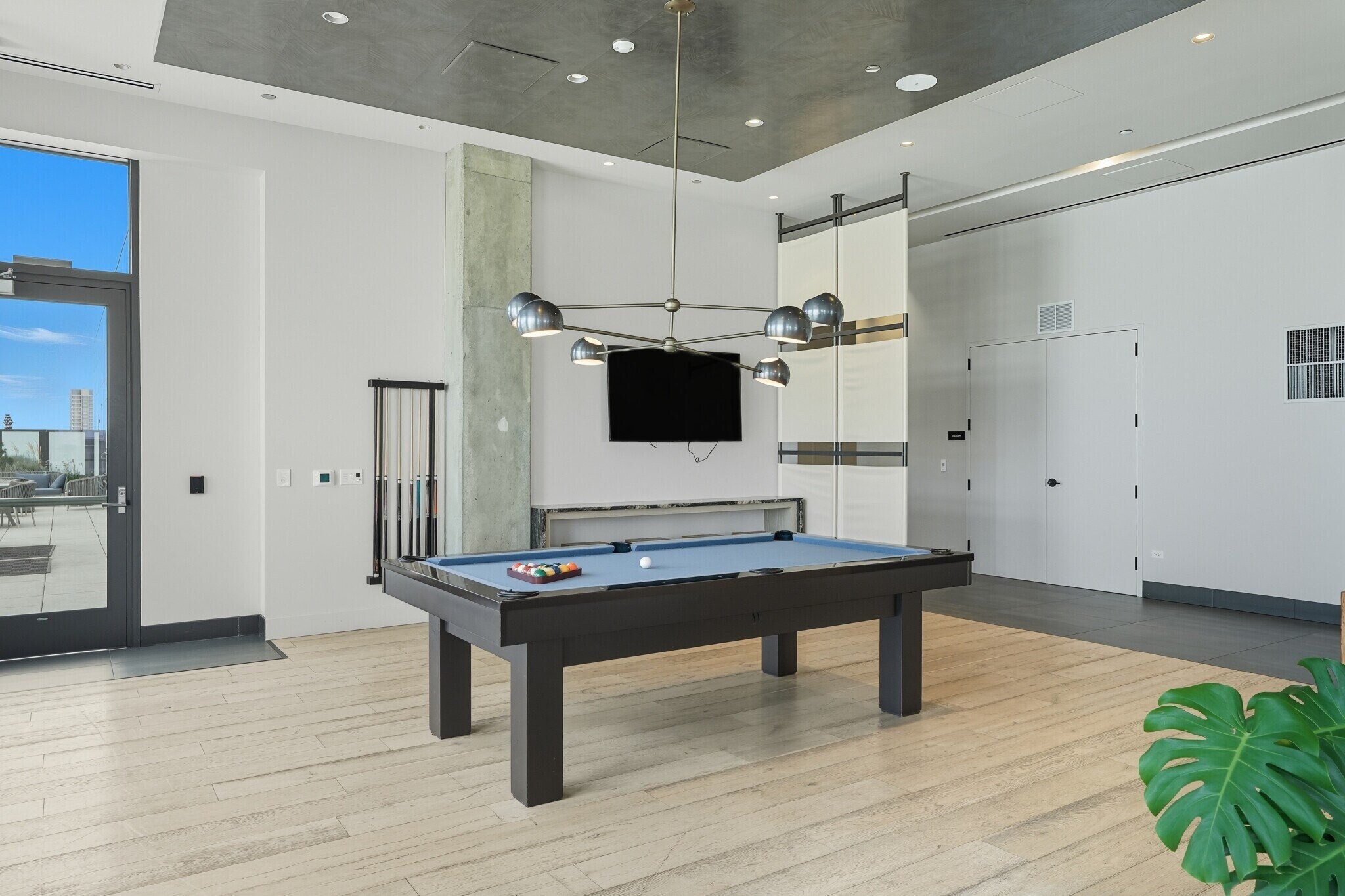 Building Photo - 931 W Washington Blvd