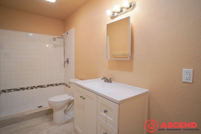 Building Photo - Charming 3 Bedroom in Delano!