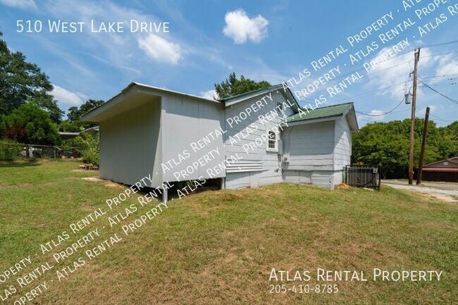 Building Photo - 510 W Lake Dr