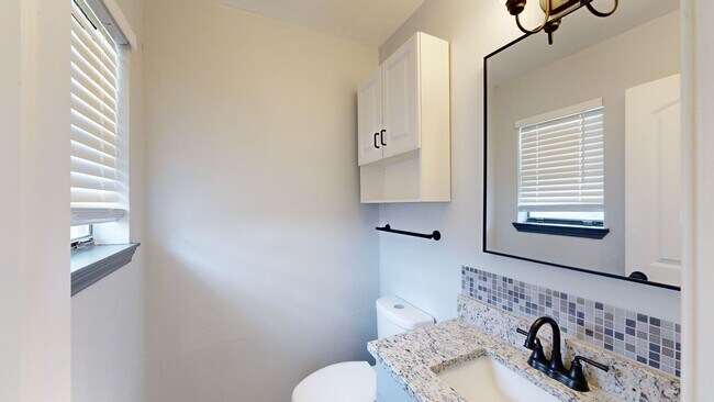 Building Photo - REMODELED 3 bedroom, 1.5 bath, 1 car garage home minutes away from the airfield!