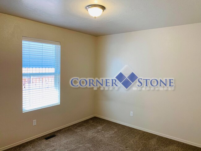 Building Photo - Great Home Near Settlers Park!