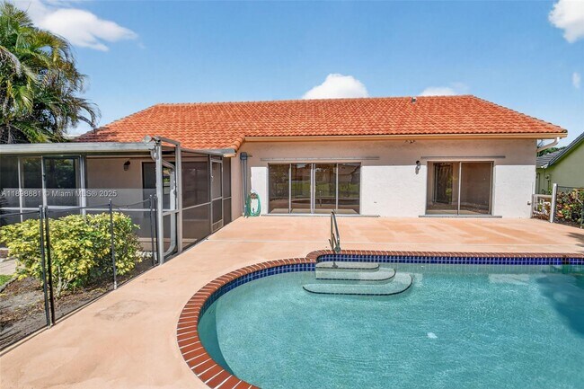 Building Photo - 9645 El Clair Ranch Rd