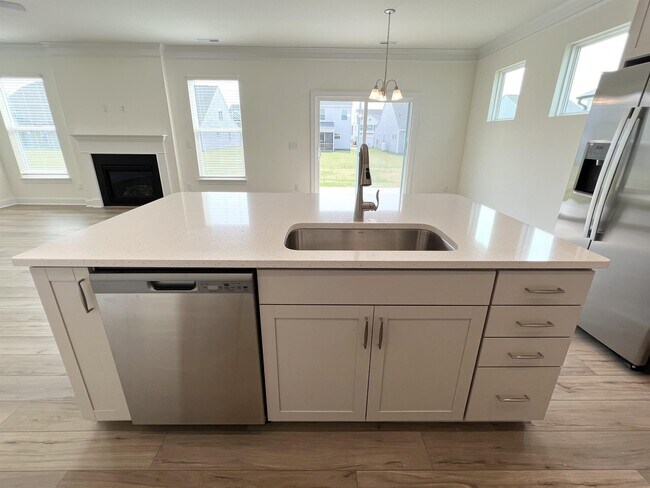 Building Photo - 324 Highview Dr