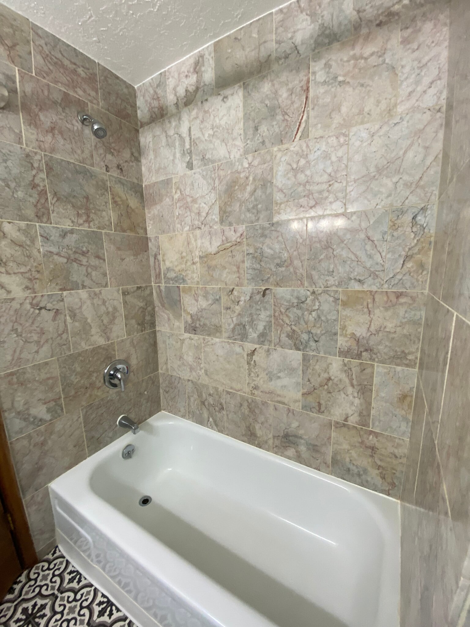 Shower - 2732 Calle Anna Jean