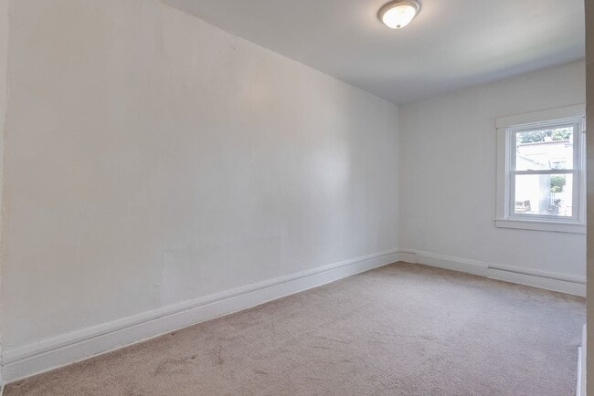 Building Photo - Available JULY 2026 - Renovated 3 Bedroom Home w/ Parking in Mt. Washington!