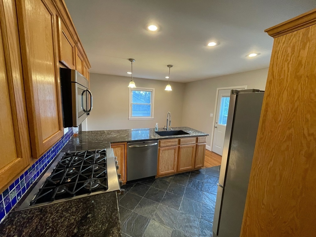 Building Photo - 8302 Travis Ln