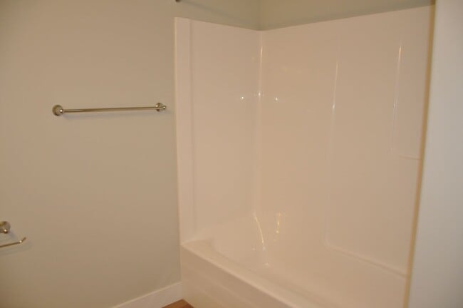 Building Photo - 3 bedroom, 2 bathroom house located in the desirable area of Saratoga Springs/ Lehi, UT