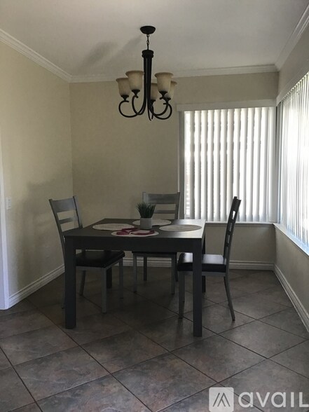 Building Photo - 11180 Cochran Ave