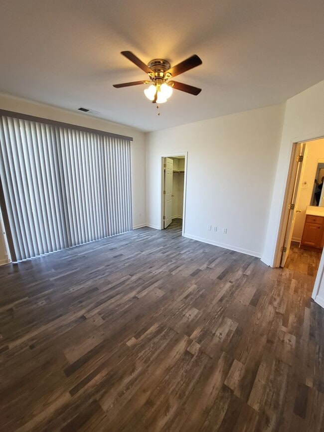 Building Photo - 396 Royal Troon Dr