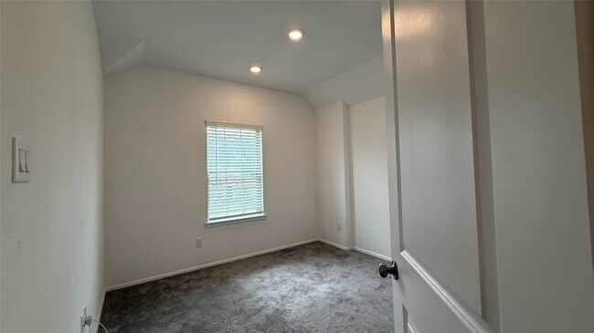 Building Photo - 9323 Darby Knoll Wy