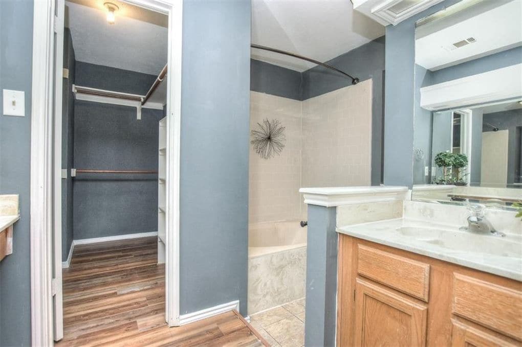 Main bath - 2010 Elder Way