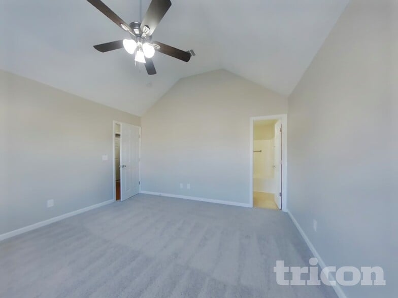 Building Photo - 3505 Flora Dr