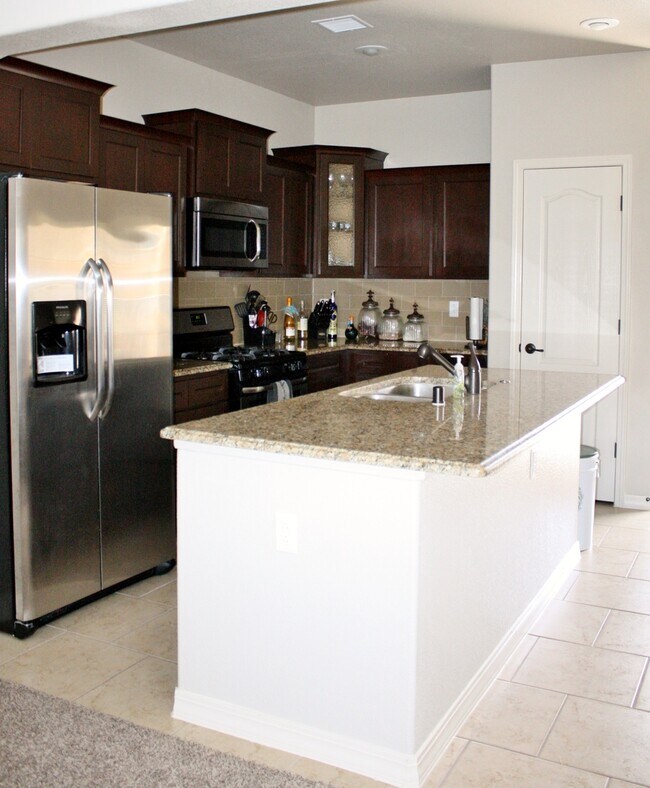 Building Photo - BEAUTIFULLY MAINTAINED EASTSIDE HOME AVAILABLE