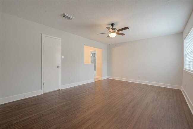 Building Photo - 7910 Litchfield Ln