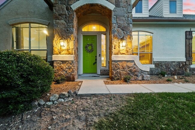 Building Photo - 10701 Los Rios Dr