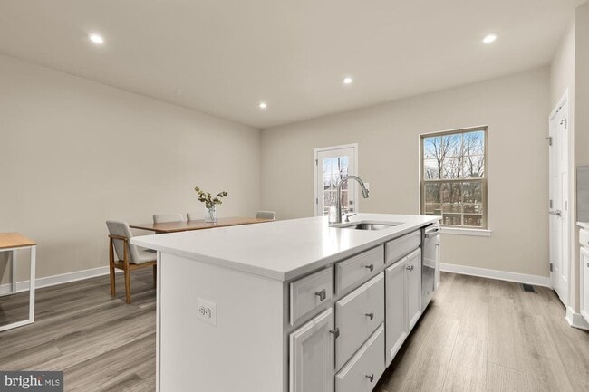 Building Photo - 9639 Tall Oaks Rd