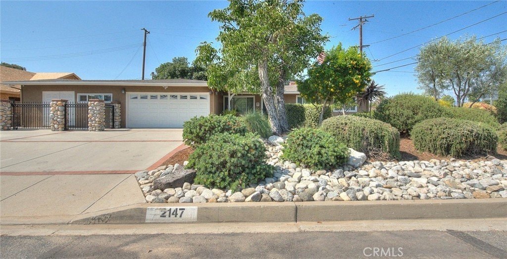 Building Photo - 2147 E Rio Verde Dr
