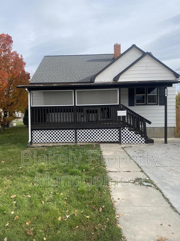 Primary Photo - 116 Fern St