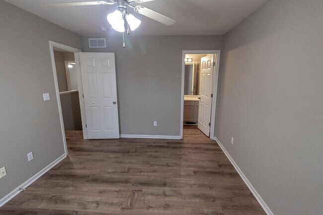 Building Photo - 4004 Snowy Owl Dr