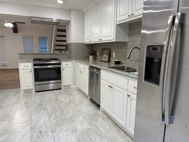 Building Photo - 9626 Magnolia Ridge Dr