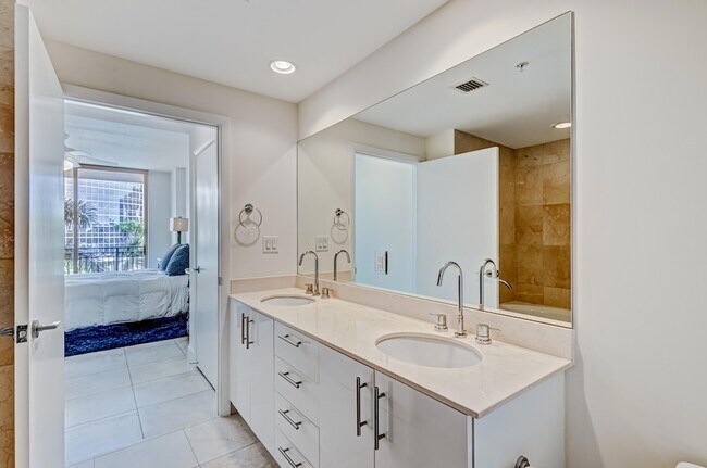 Building Photo - 550 Okeechobee Blvd