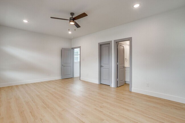 Building Photo - 3817 Winfield Ave