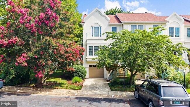 Building Photo - 41 Queen Catherine Ct