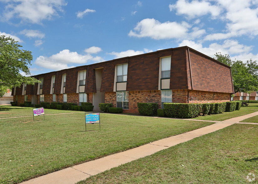 Primary Photo - Taft Haus Apartments