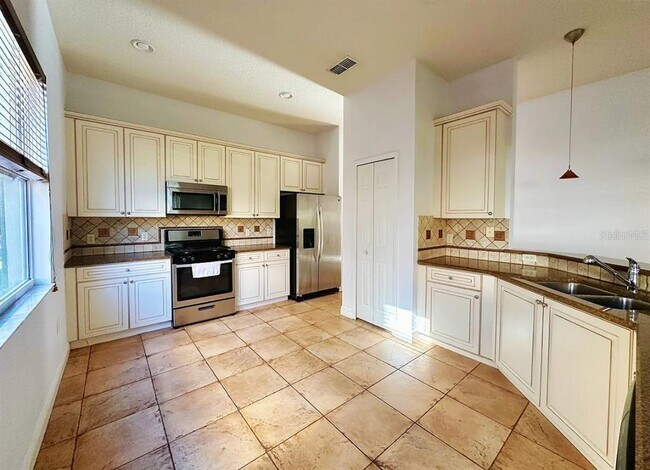 Building Photo - 13809 Amelia Pond Dr