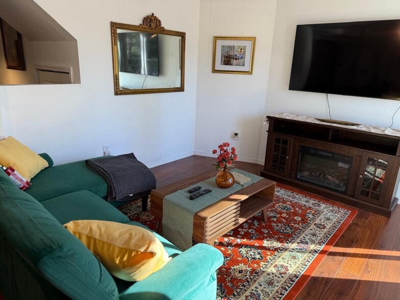 Building Photo - 452 Liberty Landing Dr