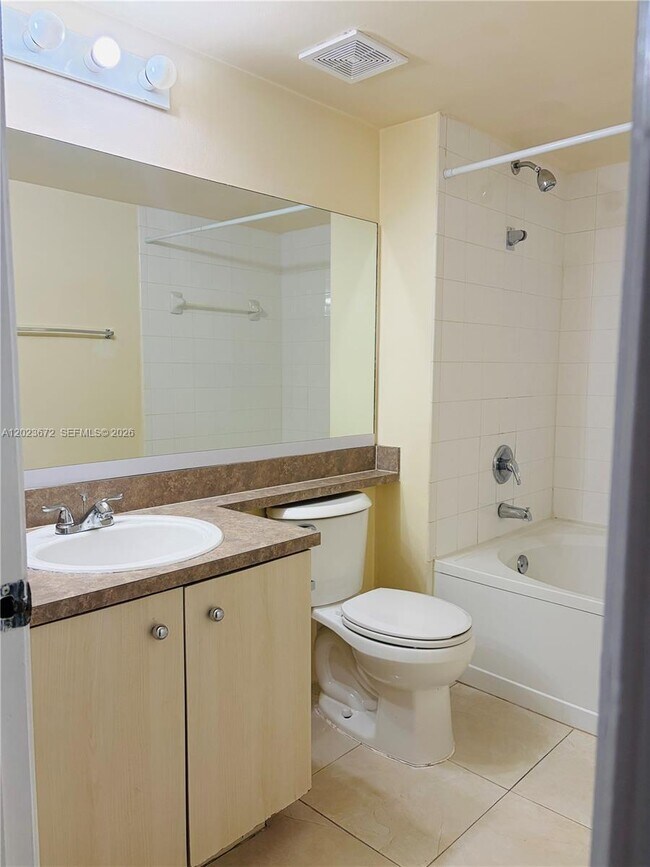 Building Photo - 631 SW 111th Ln
