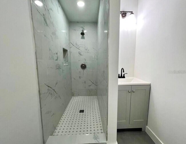 Building Photo - 3312 Chariot Pl