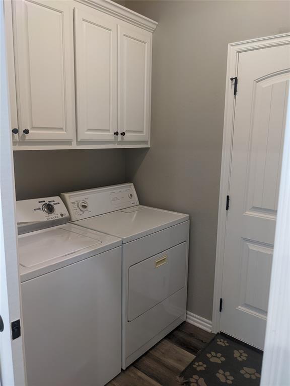 Building Photo - 3400 Lyric St