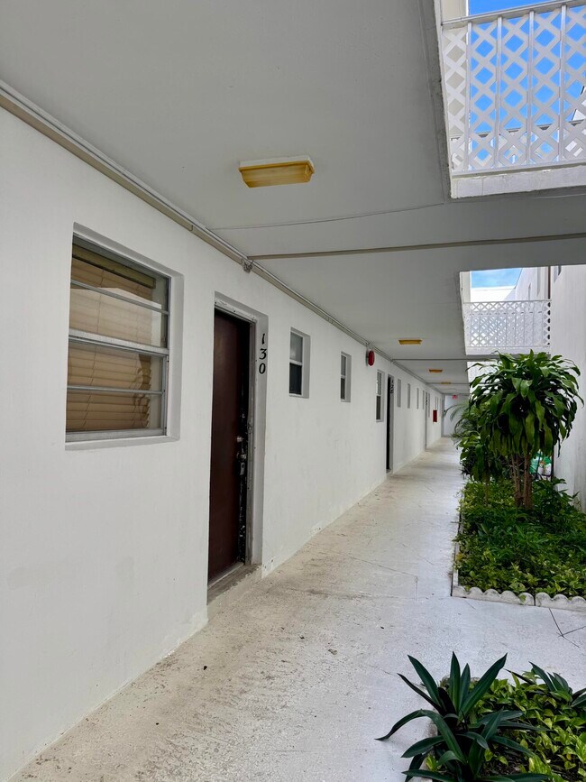 Building Photo - 6507 Winfield Blvd
