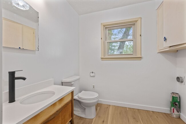 Building Photo - $300 off first month for February move-ins - Charming Country Retreat in Saint Anthony, ID