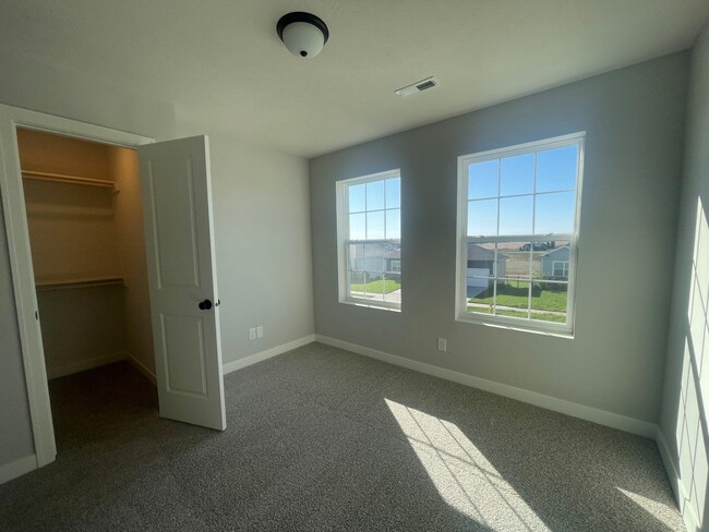 Building Photo - Townhome for Rent in Papillion
