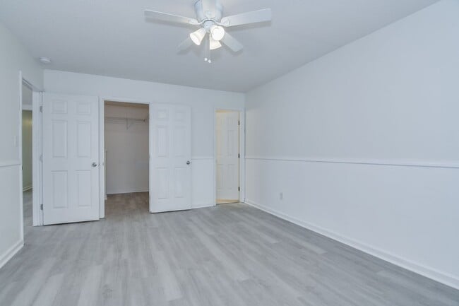 Building Photo - 2 Bedroom 2 Bath Townhouse